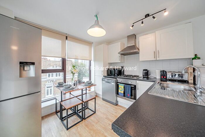 2 Bedroom Flat To Rent In Merton Road, London, SW18