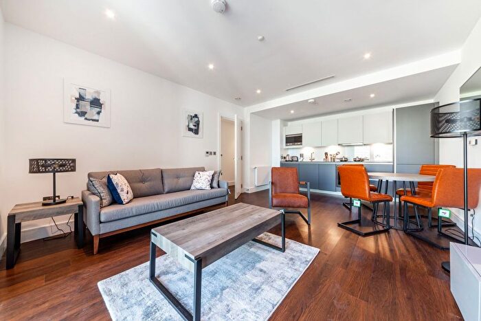 1 Bedroom Flat To Rent In Harbour Way, Canary Wharf, E14