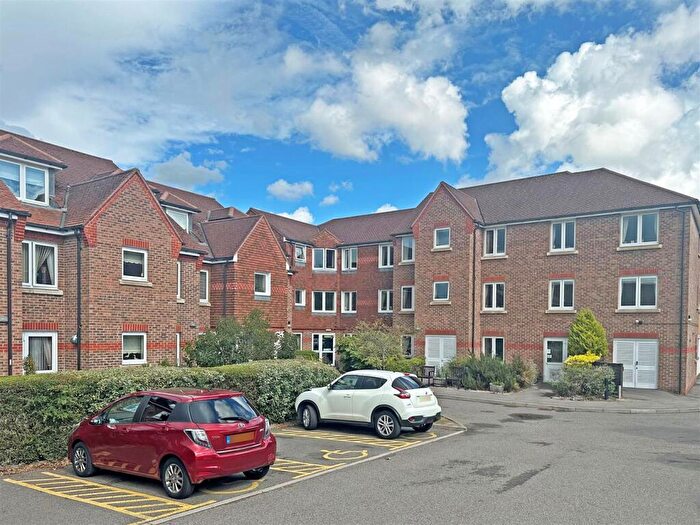 1 Bedroom Retirement Property For Sale In London Road, Redhill, RH1