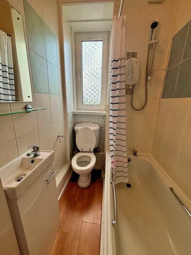 2 Bedroom Flat To Rent In Reid Street, Dunfermline, KY12