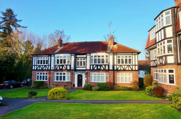 2 Bedroom Apartment To Rent In Upper Park, Loughton, IG10