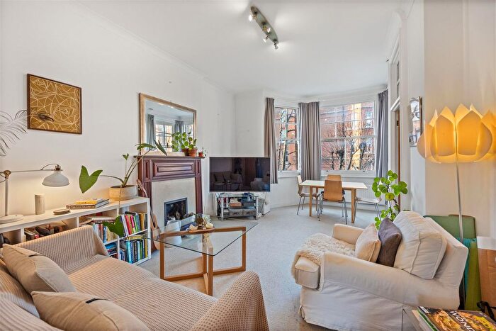 2 Bedroom Flat To Rent In Canfield Gardens, South Hampstead, NW6