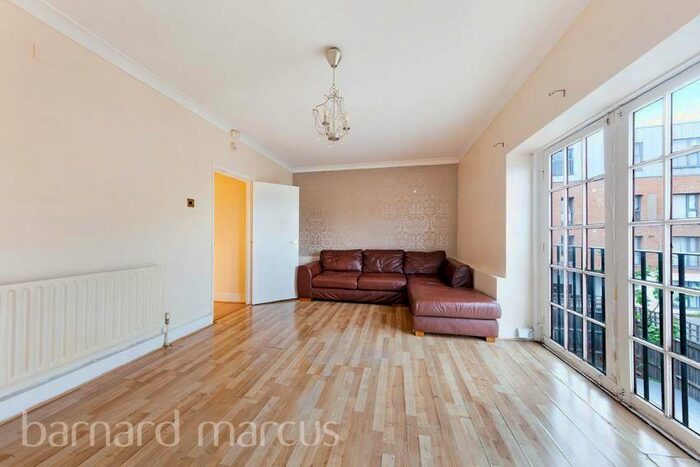 2 Bedroom Flat To Rent In Regal Row, London, SE15