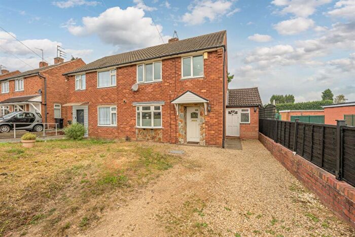 3 Bedroom Semi Detached House For Sale In Larch Road, Kingswinford, DY6