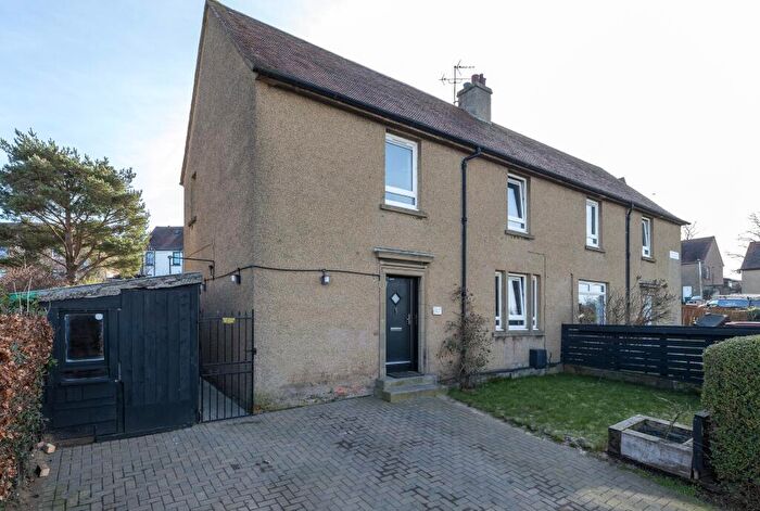 4 Bedroom End Of Terrace House For Sale In Fernieside Gardens, Edinburgh, EH17