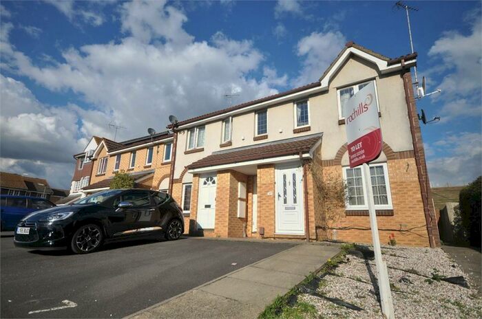 1 Bedroom Maisonette To Rent In Shaw Drive, Walton-On-Thames, Surrey, KT12
