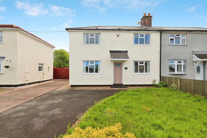 3 Bedroom Semi Detached House For Sale In Wood Lane, Wolverhampton, West Midlands, WV10
