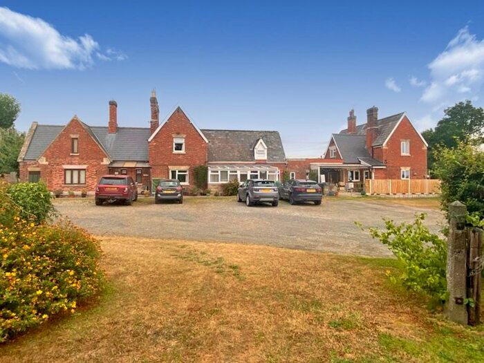 8 Bedroom Detached House For Sale In Pembridge, Leominster, HR6