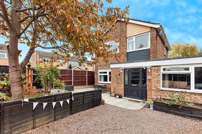 4 Bedroom Detached House For Sale In Bell Close, Stilton, Peterborough, PE7