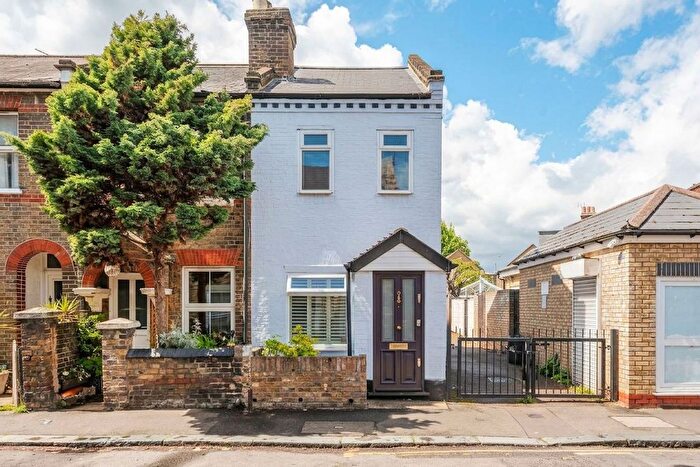 2 Bedroom End Terrace House For Sale In Algar Road, Isleworth, TW7