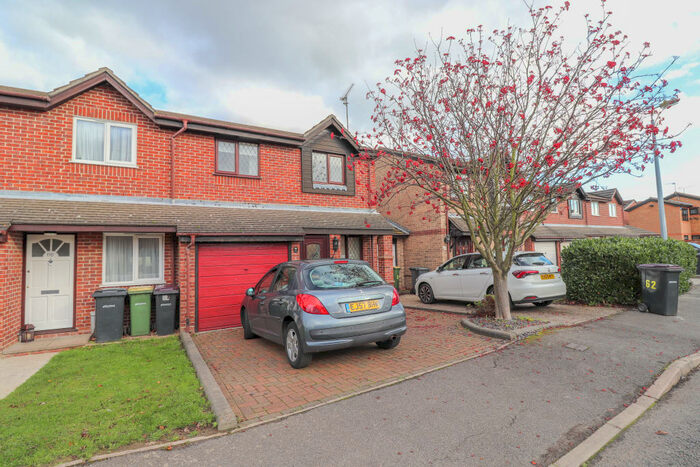 3 Bedroom House To Rent In Lesney Gardens, Rochford, SS4