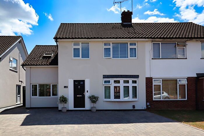 4 Bedroom Semi-Detached House For Sale In Ravensdale, Kingswood, Basildon, SS16
