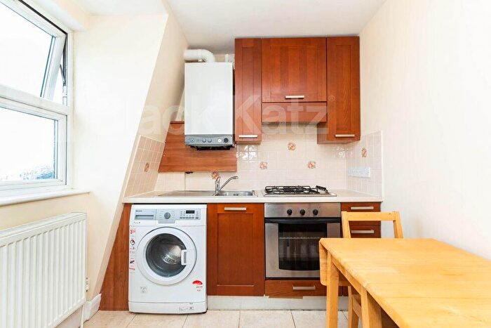 1 Bedroom Flat To Rent In Hercules Street, Holloway, N7