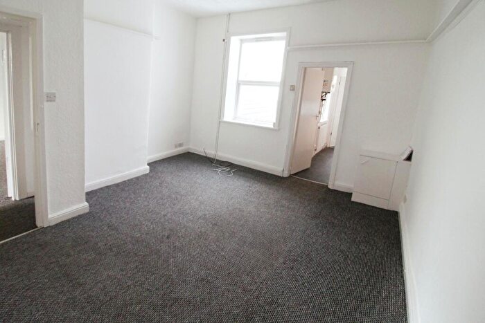 2 Bedroom Flat To Rent In Padiham Road, Burnely, BB12