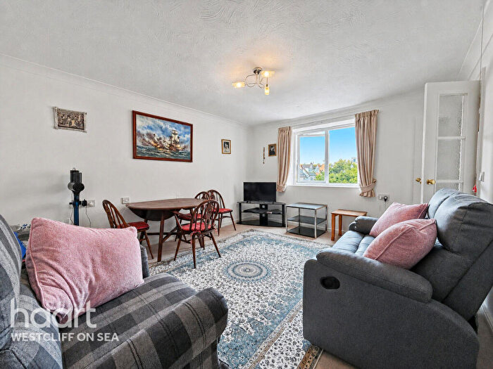 1 Bedroom Flat For Sale In Hamlet Court Road, Westcliff-On-Sea, SS0