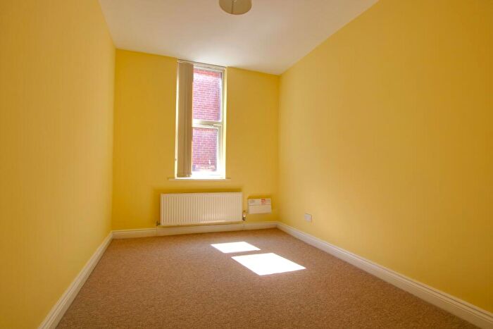 2 Bedroom Flat For Sale In Cavendish Grove, Southampton, SO17