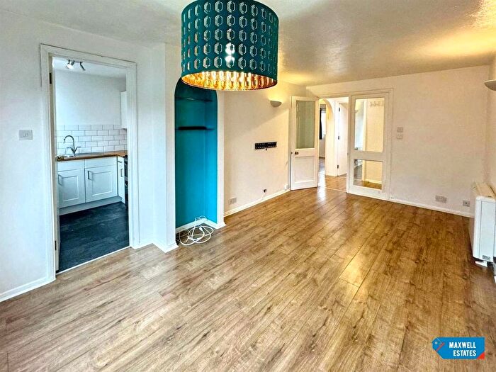 2 Bedroom Property For Sale In Gatting Close, Pavilion Way, Edgware, HA8