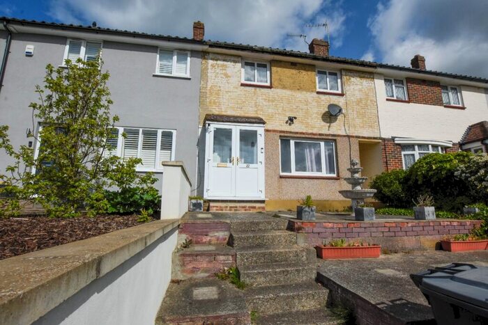 2 Bedroom Semi-Detached House For Sale In Coller Crescent, Dartford, DA2