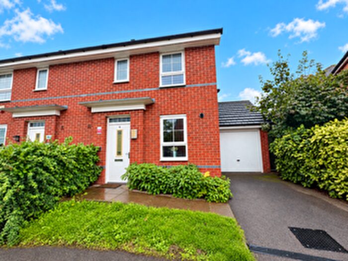 3 Bedroom Semi-Detached House To Rent In Monksway, Kings Norton, B38