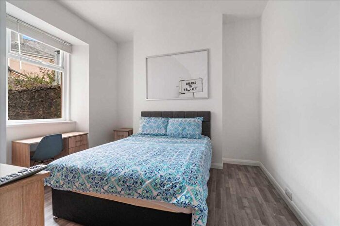2 Bedroom Apartment To Rent In Clifton Place, Plymouth, PL4