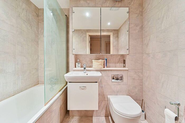 1 Bedroom Flat For Sale In Deals Gateway, Greenwich, London, SE13