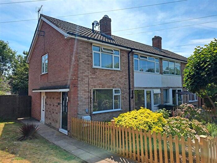 2 Bedroom Maisonette To Rent In Rednall Drive, Four Oaks, Sutton Coldfield, B75