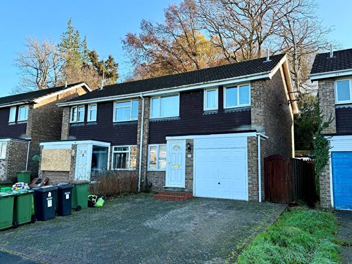 3 Bedroom Terraced House To Rent In Pine View Close, Bursledon, Southampton, Hampshire, SO31