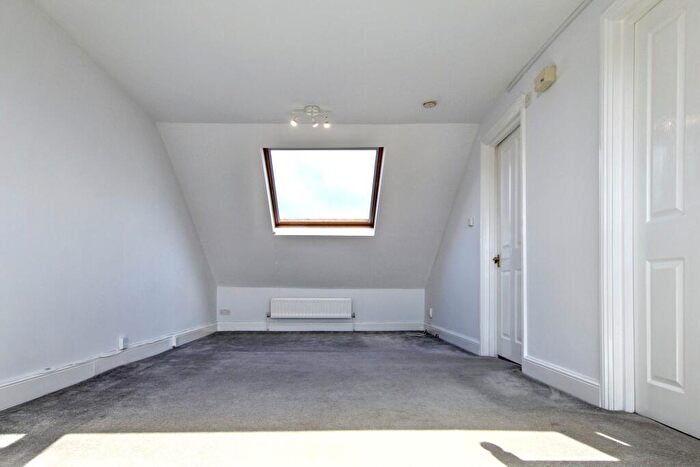 Flat To Rent In Fortess Road, (), London, NW5