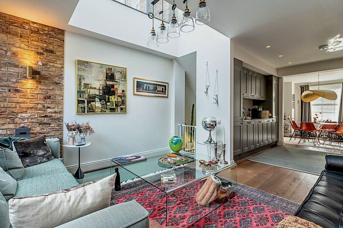 3 Bedroom End Of Terrace House To Rent In Moon Street, Islington, N1