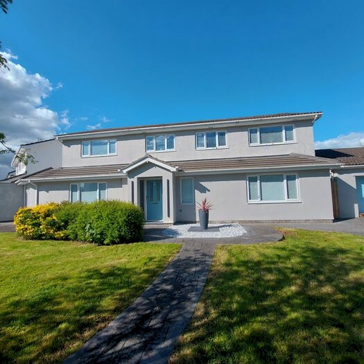 4 Bedroom Detached House For Sale In Yr Efail, Treoes, Bridgend, CF35