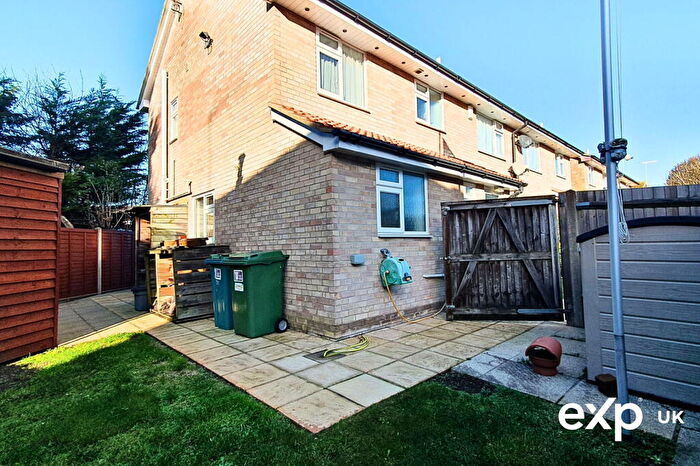 4 Bedroom Semi-Detached House For Sale In Old Kiln Road, BH16