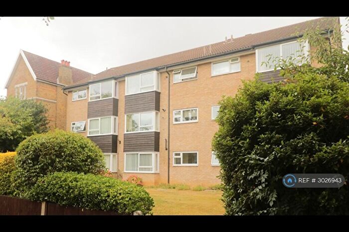 2 Bedroom Flat To Rent In The Avenue, Worcester Pak, KT4