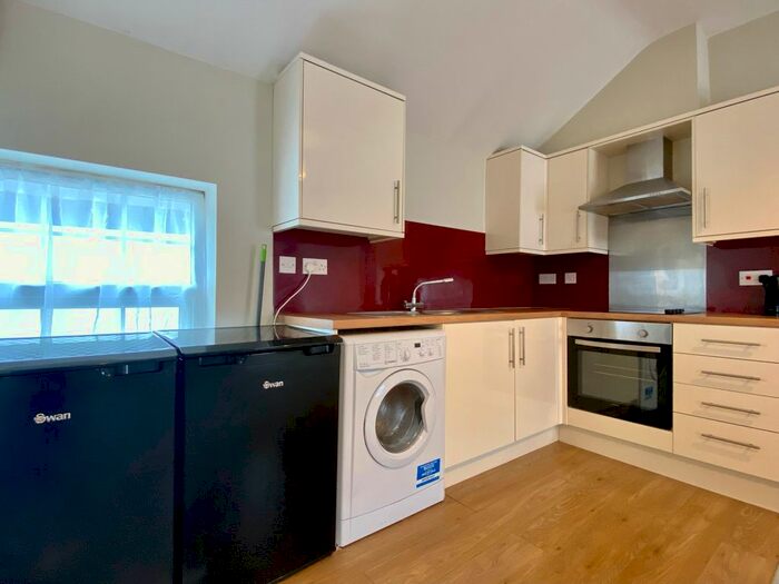 1 Bedroom Flat To Rent In Windway Road, Cardiff, CF5