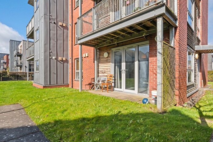 2 Bedroom Flat For Sale In Weir Street, Stirling, FK8