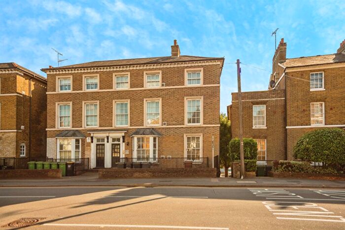 1 Bedroom Apartment For Sale In Ashford Road, Maidstone, ME14