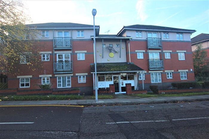 2 Bedroom Flat For Sale In De Havilland Road, Edgware, Middlesex, HA8