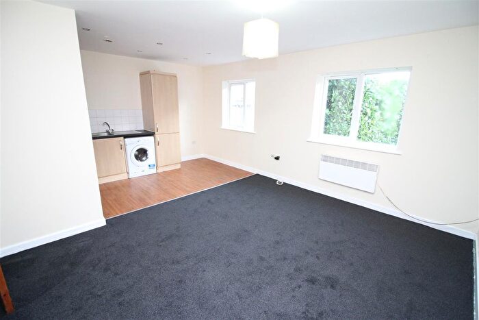 2 Bedroom Flat To Rent In Parsons Way, Manchester, M9