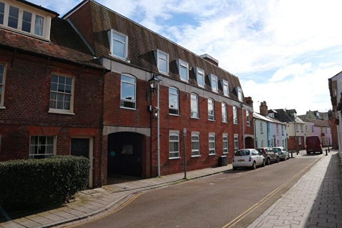 2 Bedroom Flat To Rent In Millhams Street, Christchurch, BH23