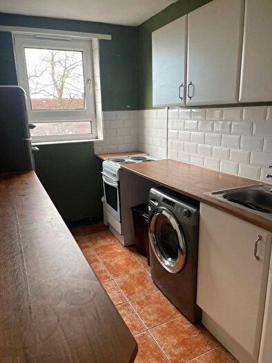 2 Bedroom Flat To Rent In Grassendale Court, Garston, Liverpool, L19