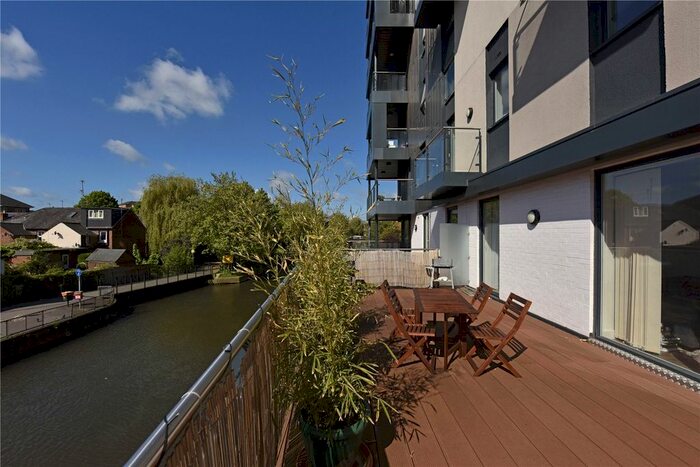 2 Bedroom Flat To Rent In Kennet House, Kings Road, Reading, RG1