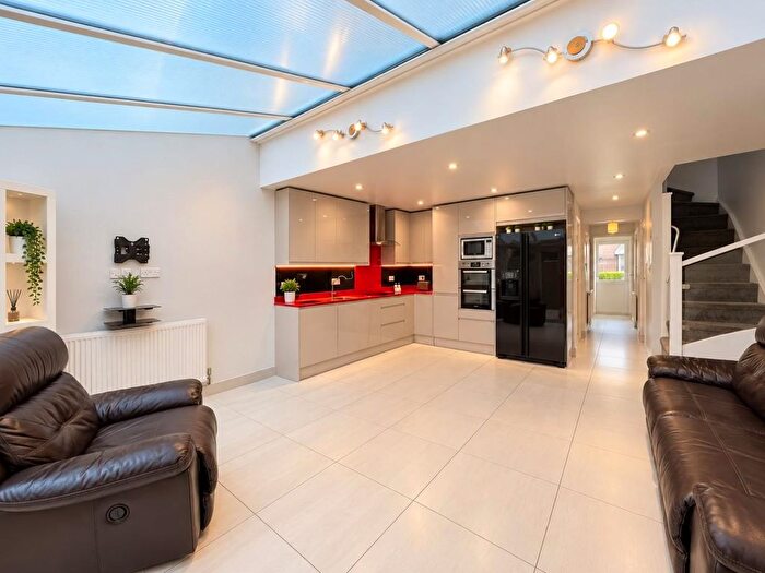 3 Bedroom Semi-Detached House To Rent In Acorn Close, London, E4