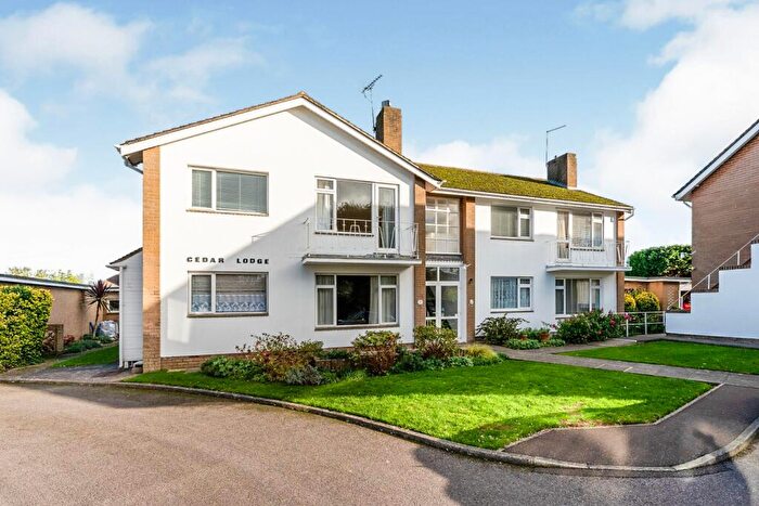 2 Bedroom Flat To Rent In Cedar Lodge, Cudlow Garden, BN16