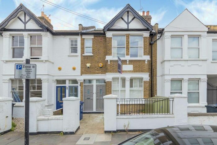 3 Bedroom Flat To Rent In Berrymede Road, London, W4