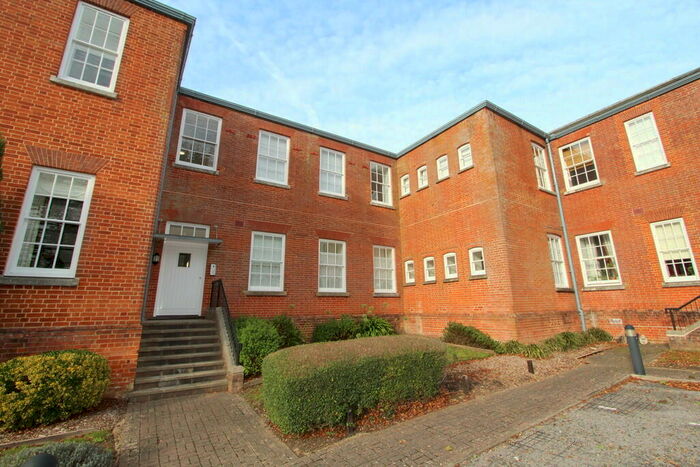 1 Bedroom Apartment To Rent In Consort Mews, Knowle, PO17