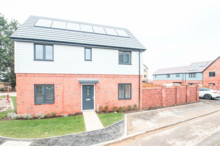 3 Bedroom Semi-Detached House To Rent In Whitehouse, Milton Keynes, MK8