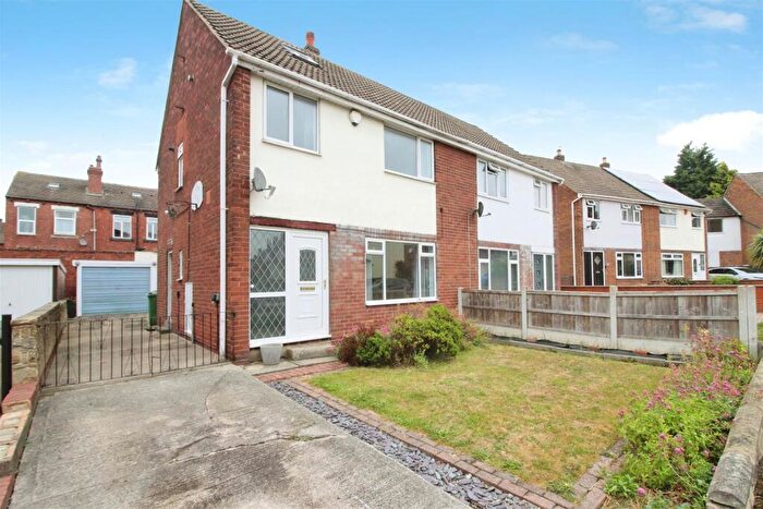 3 Bedroom Semi-Detached House For Sale In Lyndon Avenue, Garforth Leeds, LS25