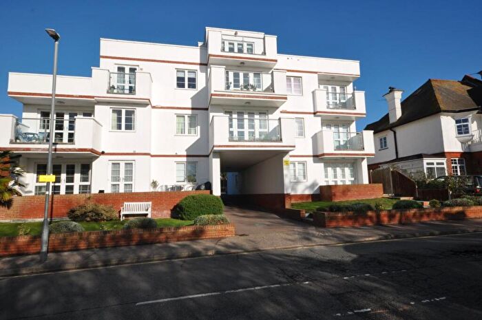 2 Bedroom Flat For Sale In Naze Park Road, Walton-on-the-naze, CO14