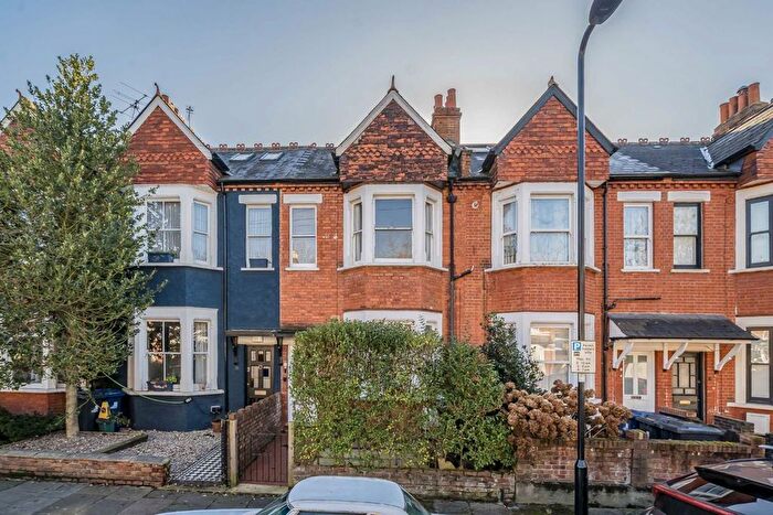 2 Bedroom Flat To Rent In Holly Park Road, London, W7