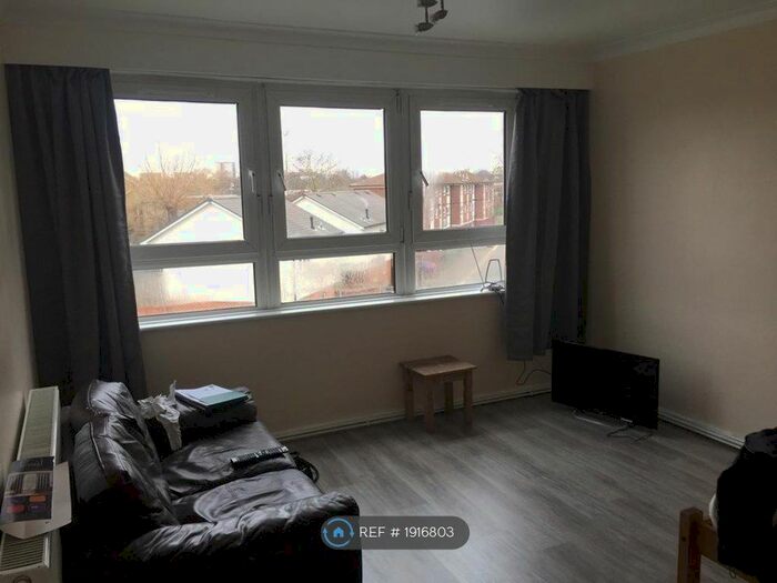 1 Bedroom Flat To Rent In Thornhill Gardens, Barking, London, IG11