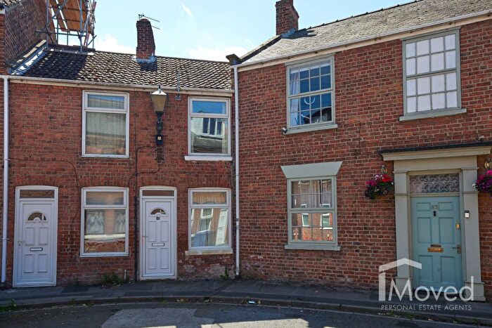 2 Bedroom Cottage For Sale In Millgate, Selby, YO8